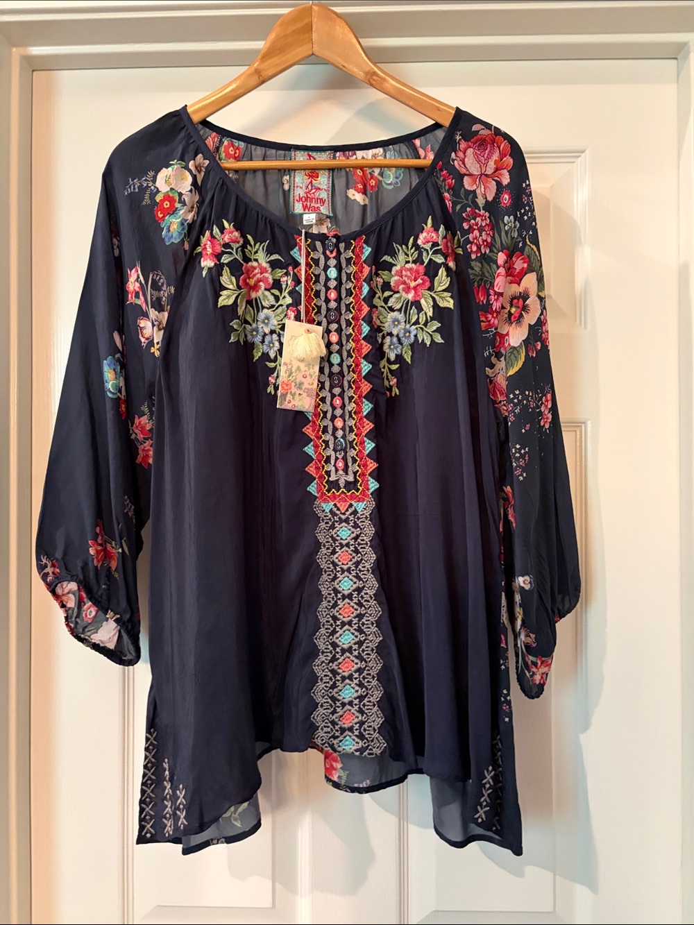 NWT Johnny Was Navy Sheera Blouse Large L Floral Top Flowy Boho Designer NEW - Picture 2 of 7